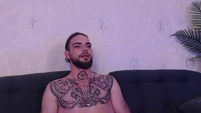 HermanFire – webcam model profile photo Image 3