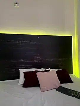 Mia--meow – webcam model profile photo Image 7