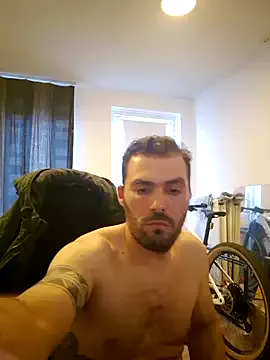 YU-KI00 – webcam model profile photo Image 2