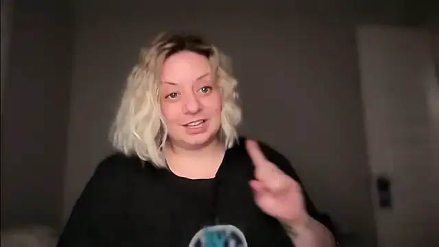 darlingashley – webcam model profile photo