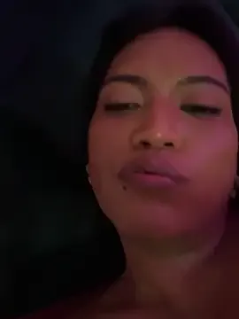 roouse – webcam model profile photo Image 11