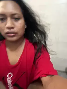 roouse – webcam model profile photo Image 5