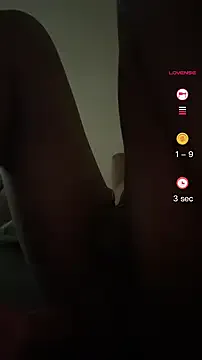 roouse – webcam model profile photo Image 9