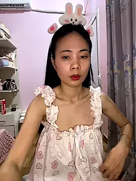 roouse – webcam model profile photo Image 2