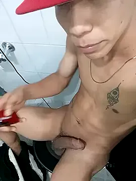 – webcam model profile photo Image 12