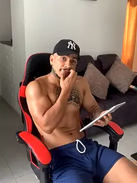  – webcam model profile photo Image 9