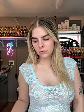 LunaGates – webcam model profile photo Image 3