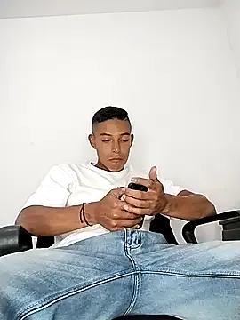 Ray175oo – webcam model profile photo Image 19