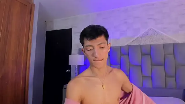 _Alicee_1 – webcam model profile photo Image 18