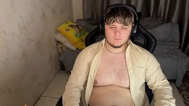  – webcam model profile photo Image 4