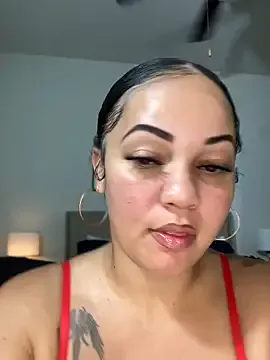 tinki_winkii – webcam model profile photo Image 11