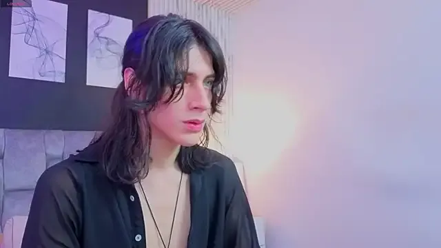  – webcam model profile photo Image 8