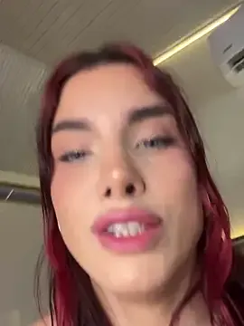  – webcam model profile photo Image 6