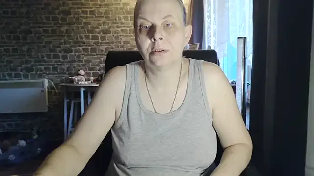 DoriDeluxe66 – webcam model profile photo Image 2