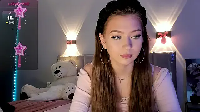 roouse – webcam model profile photo Image 14