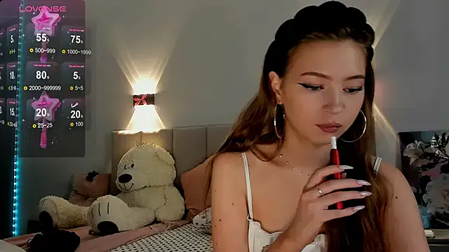 roouse – webcam model profile photo Image 5