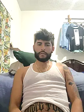 roouse – webcam model profile photo Image 11