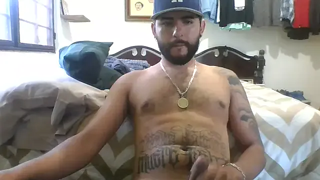 roouse – webcam model profile photo Image 14