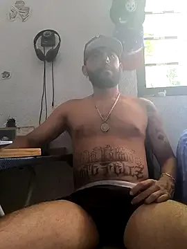 roouse – webcam model profile photo Image 2