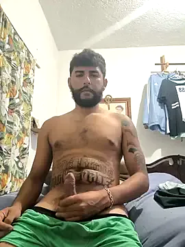 roouse – webcam model profile photo Image 6