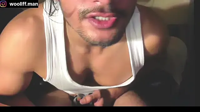  – webcam model profile photo Image 19
