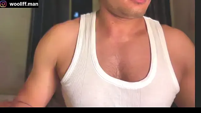  – webcam model profile photo Image 4