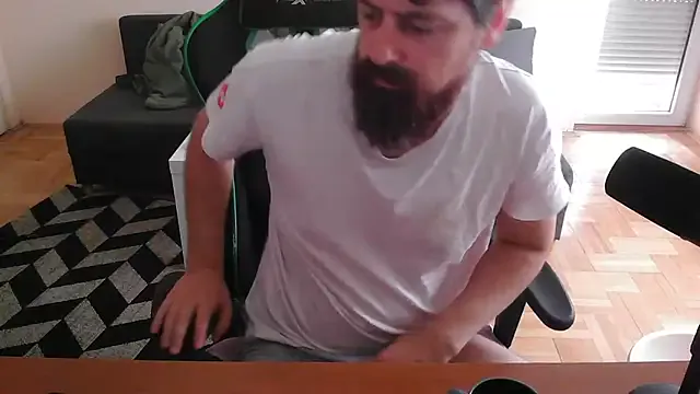 Yui-Ch – webcam model profile photo Image 14