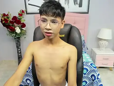 – webcam model profile photo Image 3