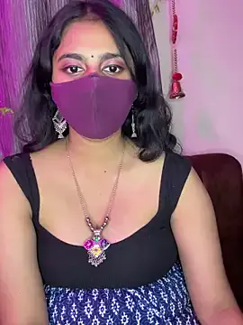 roouse – webcam model profile photo Image 8