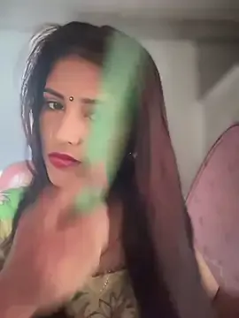 roouse – webcam model profile photo Image 12