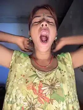 roouse – webcam model profile photo Image 14