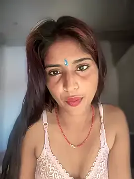 roouse – webcam model profile photo Image 16