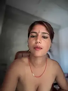 roouse – webcam model profile photo Image 17