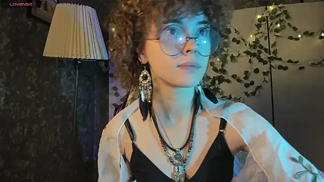 841_yayoi – webcam model profile photo Image 6