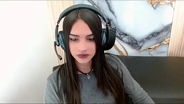 Sofiyaa_39 – webcam model profile photo Image 14
