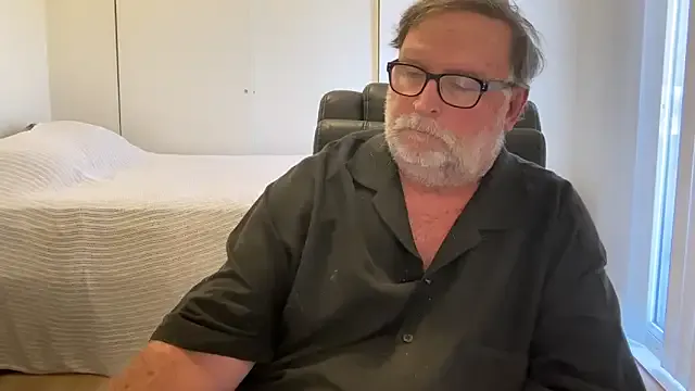 roouse – webcam model profile photo Image 12