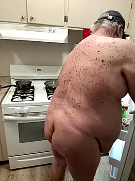 roouse – webcam model profile photo Image 5