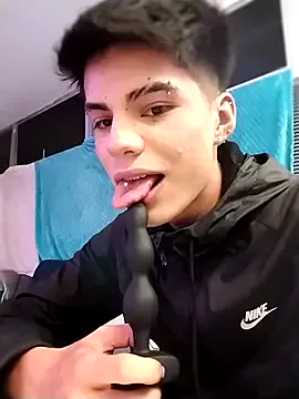  – webcam model profile photo Image 19