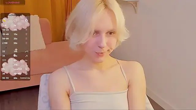 roouse – webcam model profile photo Image 6