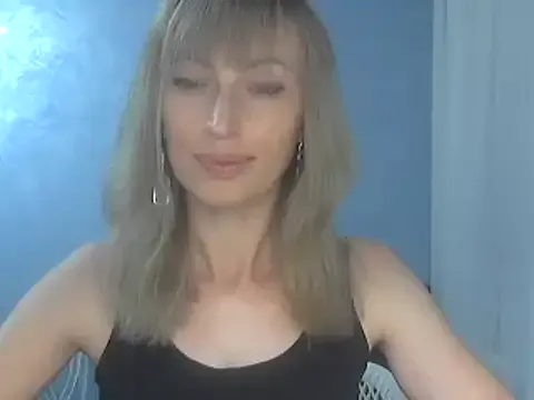 roouse – webcam model profile photo Image 2
