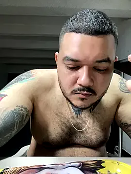 roouse – webcam model profile photo Image 7