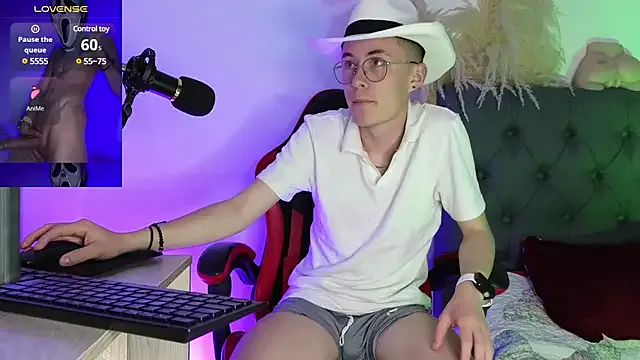 Nonchan_ – webcam model profile photo Image 8