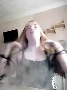 NicoleCut – webcam model profile photo Image 3