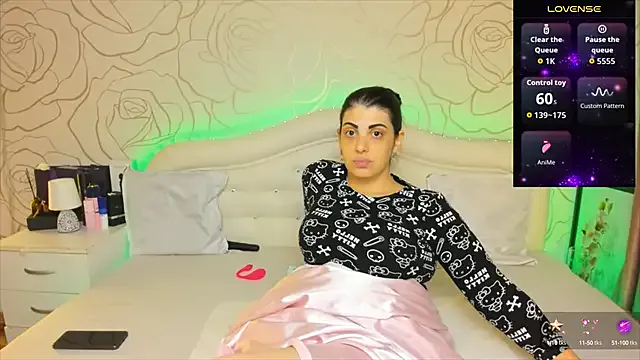 seraphine23 – webcam model profile photo Image 14