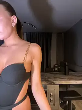 seraphine23 – webcam model profile photo Image 10