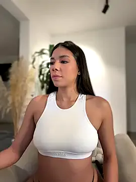 Nonchan_ – webcam model profile photo Image 3