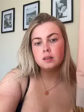 EllaSmithxox – webcam model profile photo