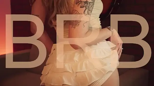 DriveThruDolls – webcam model profile photo Image 9