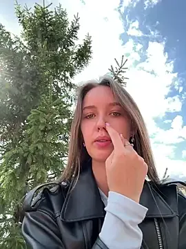  – webcam model profile photo Image 10