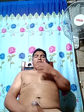 roouse – webcam model profile photo Image 13